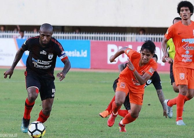 Borneo FC mendapat tambahan semangat berkat tampil di Stadion Segiri saat jamu Persipura. - Image