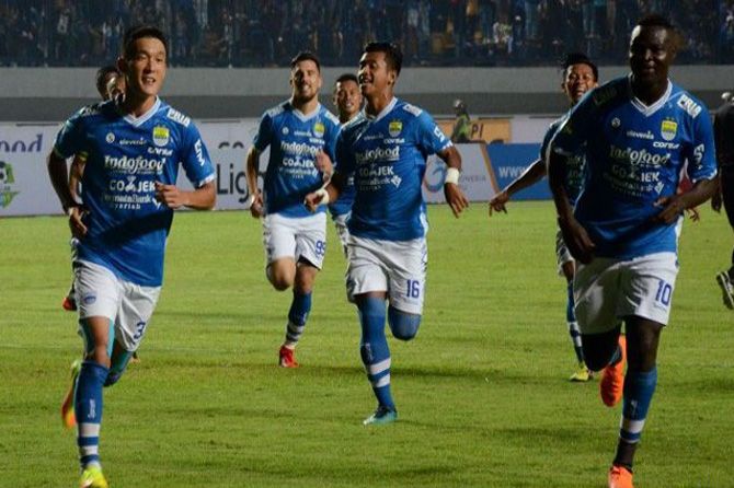 Persib Bandung bertekad terus merangkai kemenangan demi tetap kokoh di puncak klasemen Liga 1 2018 - Image