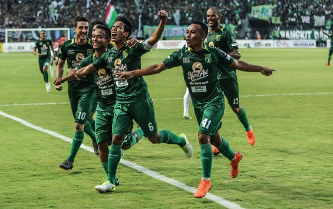 Persebaya Surabaya akan menghadapi Bali United di pekan ke-14 Liga 1 2018. - Image