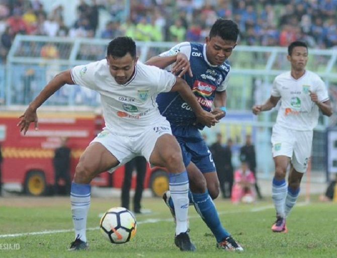 Tekad Persela untuk kembali ke papan atas akan dimulai saat menjamu Borneo FC. - Image