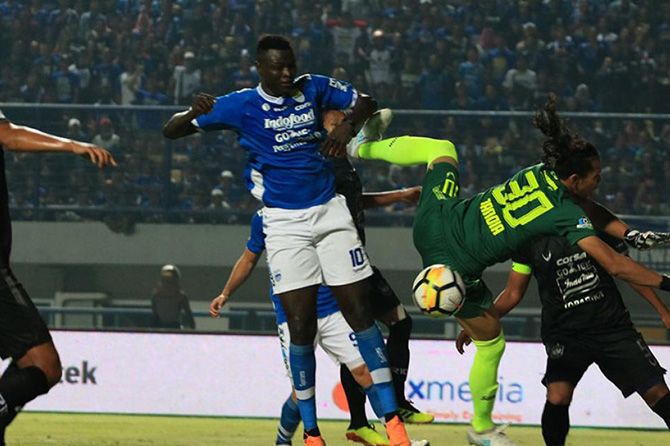 Persib tak mau mengulang kesalahan saat bertemu PSIS di Magelang. - Image