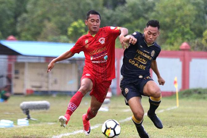 PSS Sleman lebih berpeluang lolos ke final setelah menahan imbang Kalteng Putra di leg pertama semifinal Liga 2. - Image