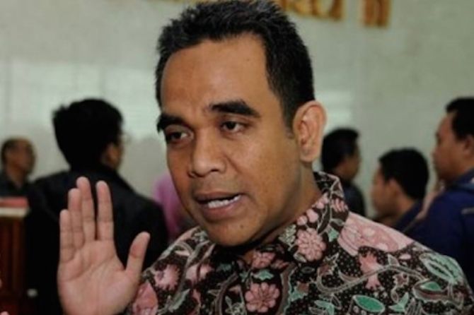 Sekjen Partai Gerindra Ahmad Muzani mempertanyakan soal adanya 31 jutadata pemilih siluman dari Kemendagri. - Image