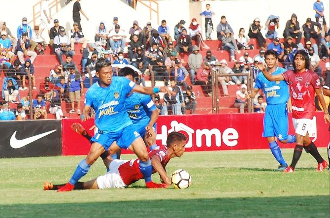 Skuad PSIM masih butuh tambahan 3 poin untuk amankan status di Liga 2. - Image