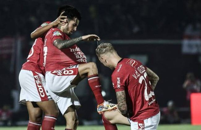 Bali United menang 2-0 atas PSM Makassar - Image