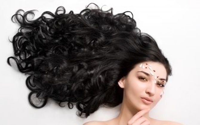 Ilustrasi. Rambut bisa lembab dengan menggunakan baking soda. - Image