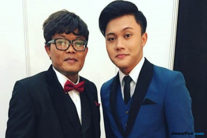 Komedian Sule bersama anaknya Rizky Fabian. Sule diramal akan menemukan tambatan hati pada 2019. - Image