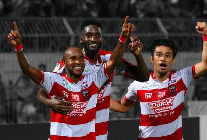 Madura United tetap rekrut pemain asing meski belum ada regulasi baru. - Image