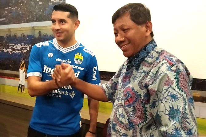 Esteban Vizcarra akhirnya resmi gabung Persib di musim 2019. - Image