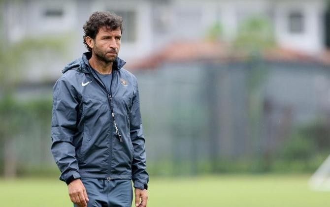 Pelatih Luis Milla bisa memaklumi kartu merah yang didapat Rezaldi Hehanusa. - Image