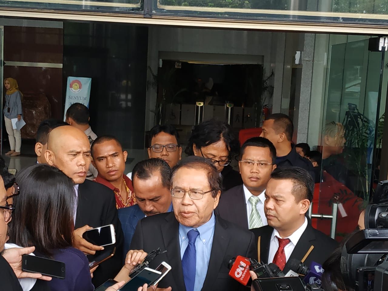 Ekonom Rizal Ramli ketika menyambangi KPK, Selasa (23/10). - Image