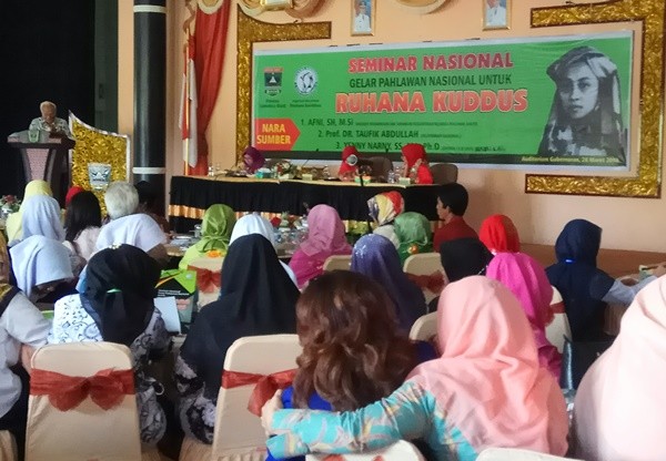 Pelaksanaan seminar Nasional pengusulan Ruhana Kuddus menjadi pahlawan Nasional di Auditorium Gubernuran Sumbar, Rabu (28/3). - Image