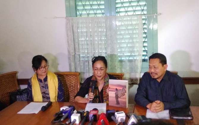 Sukmawati saat menggelar konferensi pers terkait kontroversi puisi - Image