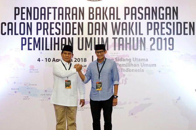 Pasangan Prabowo Subianto-Sandiaga Uno saat pendaftaran capres-cawapres di Pilpres 2019 - Image
