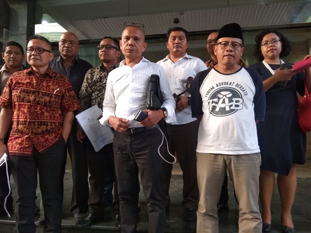 Para Advokat Pengawal Konstitusi melaporkan Prabowo Subianto dan Fadli Zon - Image