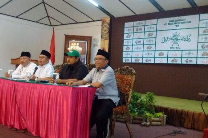 APEL SANTRI: Ketua Pimpinan Pusat Rabitah Ma - Image