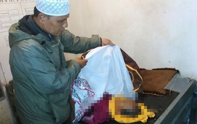 Lik Ani, pengunjung Gunung Kawi yang meninggal dunia karena sakit. - Image