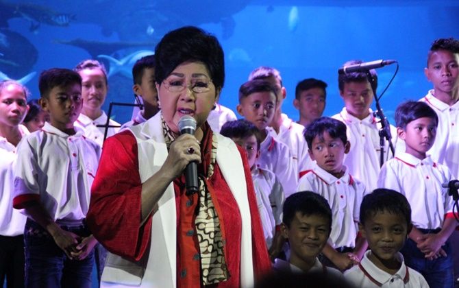 Konser kemerdekaan anak-anak Panti Asuhan Pintu Elok Tangerang bersama Titiek Puspa dan Jakarta Aquarium. - Image