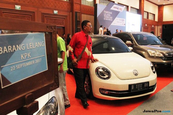 Sejumlah mobil mewah rampasan dari para Koruptor yang kini milik Negara akhirnya dilelang. - Image