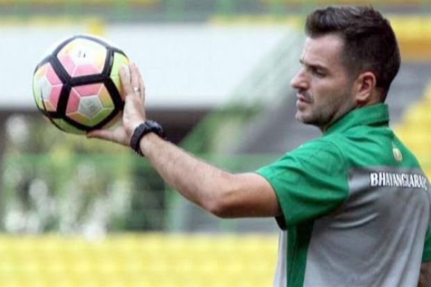 Pelatih Bhayangkara FC, Simon McMenemy - Image