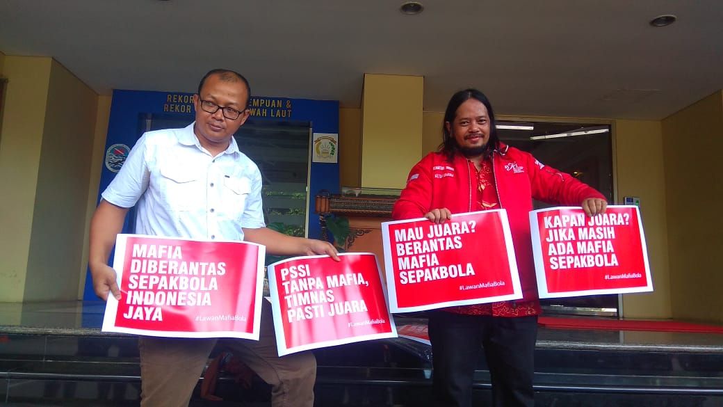 Dukungan masyarakat pun mengalir kepada Satgas Anti Mafia Bola untuk mengusut tuntas skandal pengaturan skor - Image
