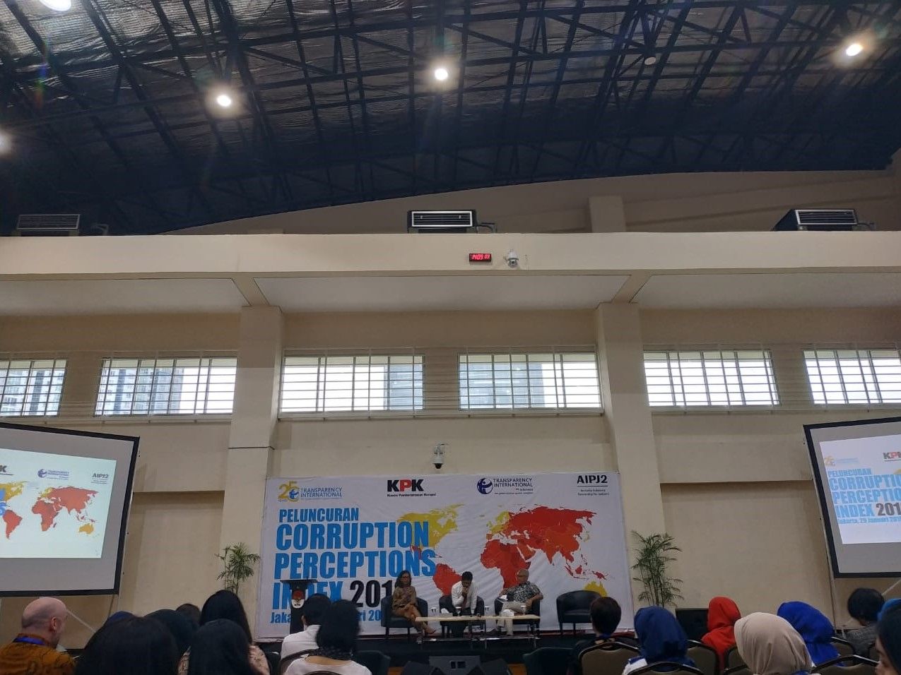 Sejumlah narasumber saat memaparkan hasil Indeks Persepsi Korupsi atau Corruption Perceptions Index (CPI) Indonesia pada 2018 , di Jakarta, Selasa (29/1) - Image