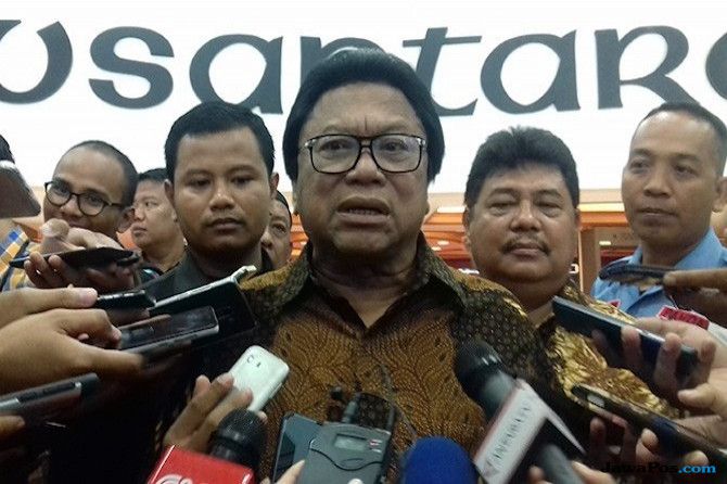Ketua Umum Hanura, Oesman Sapta Odang (OSO). Putusan PTUN terkait gugatan OSO disambut baik elite Hanura. - Image