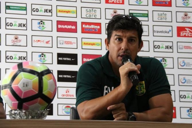 Alfredo Vera sebut pengkritik dirinya tak mengerti sepak bola - Image
