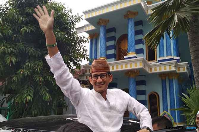 Sejumlah relawan yang hendak menghadiri kegiatan kampanye Cawapres Sandiaga Uno, Sabtu (12/1) diadang beberapa orang - Image