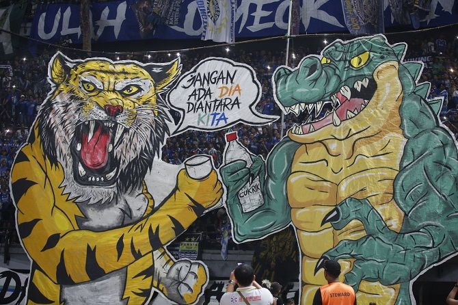 Koreo akan kembali dilakukan Viking saat Persib Bandung bermain di kandang PS Tira. - Image
