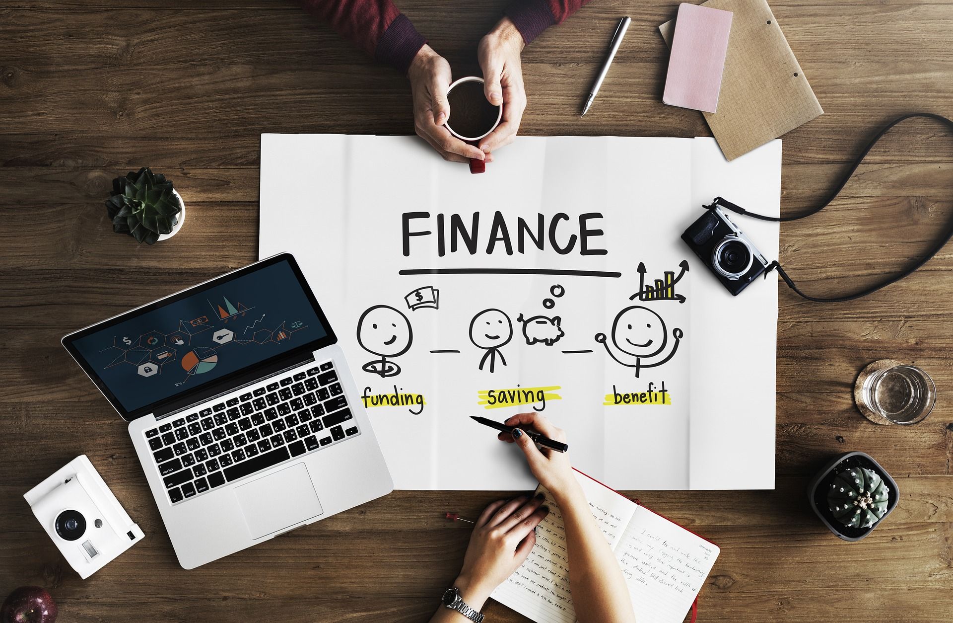 Ilustrasi: Debt collector fintech bertindak tidak manusiawi terhadap nasabahnya. Mereka menyuruh nasabah untuk melacur demi bisa membayar utang. - Image