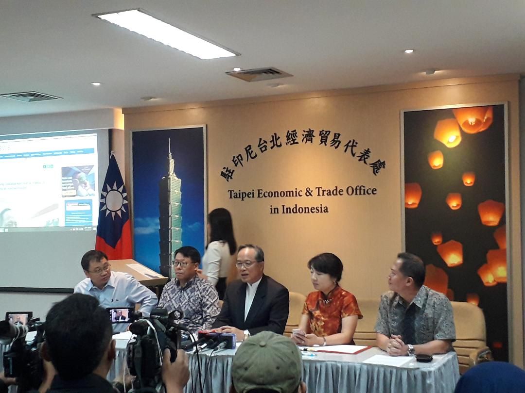 Kepala Taiwan Economic and Trade Office (TETO) atau Perwakilan Kantor Dagang dan Ekonomi Taiwan di Jakarta, John Chung Chen membantah kabar kerja paksa yang dialami 300 mahasiswa Indonesia dan mahasiswa asing dari negara lain - Image