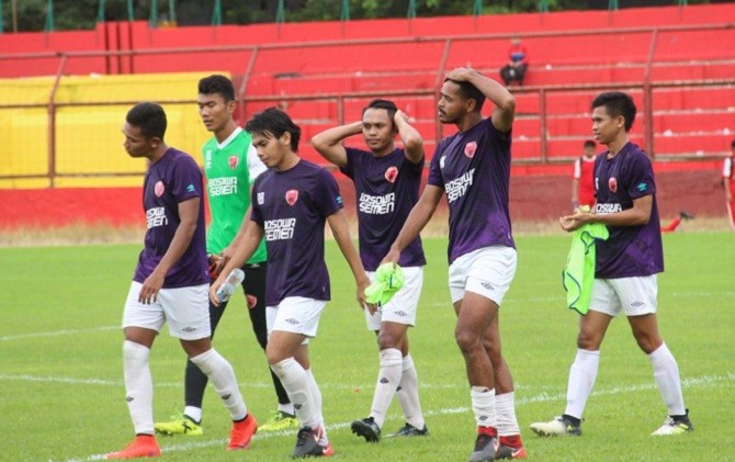 Hasyim Kipuw dalam sesi latihan tim bersama skuad PSM Makassar beberapa waktu lalu. - Image