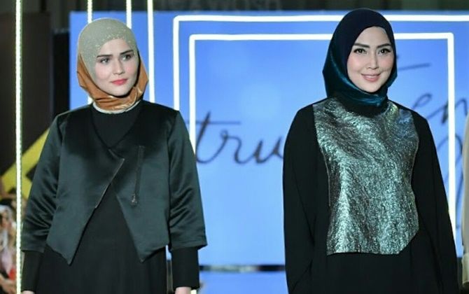 Koleksi busana muslim Fenita Arie x L.tru di JMFW 2018. - Image