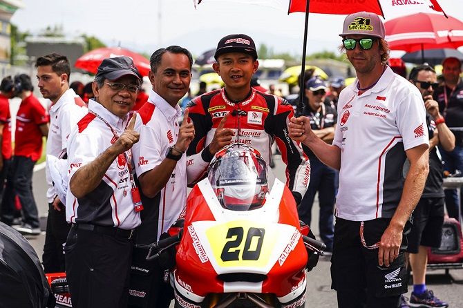 Dimas Ekky raih pencapaian tertingginya dengan tampil satu musim penuh di Moto2 2019. - Image
