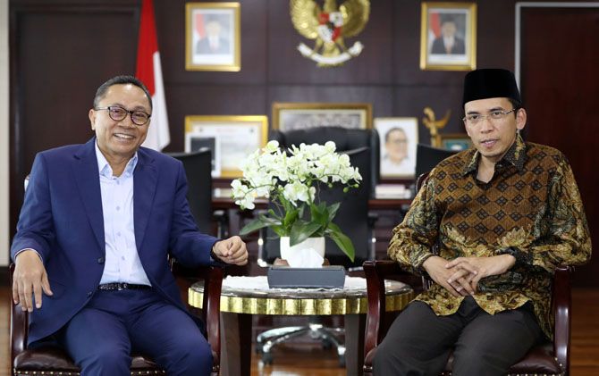 Tuan Guru Bajang Zainul Majdi ketika bertemu Ketua MPR Zulkifli Hasan. - Image