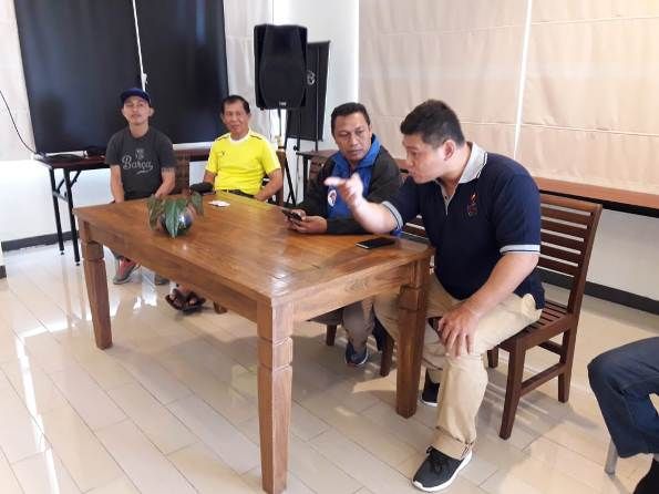 Para mantan petinju nasional memberikan wejangan bagi para petinju muda yang akan tampil di Asian Games 2018 - Image