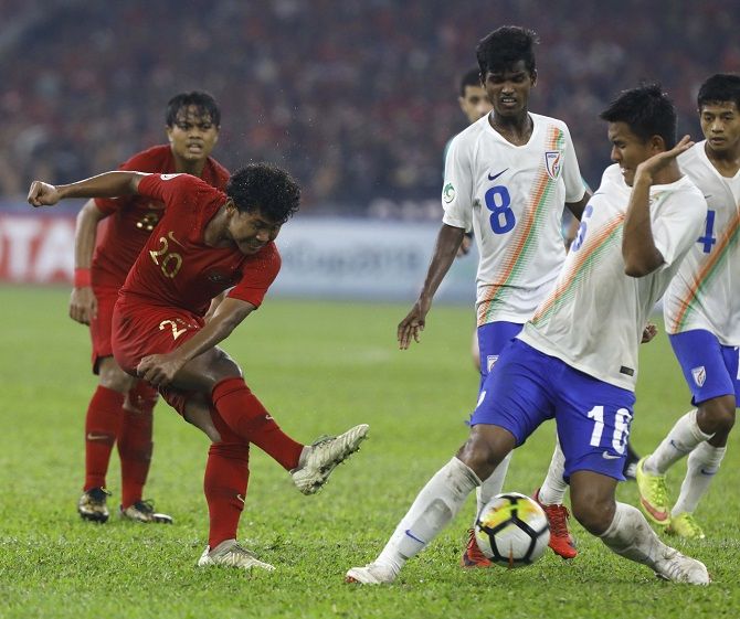 Bagus Kahfi dan kawan-kawan tidak mampu menjebol pertahanan India yang sangat rapat. - Image