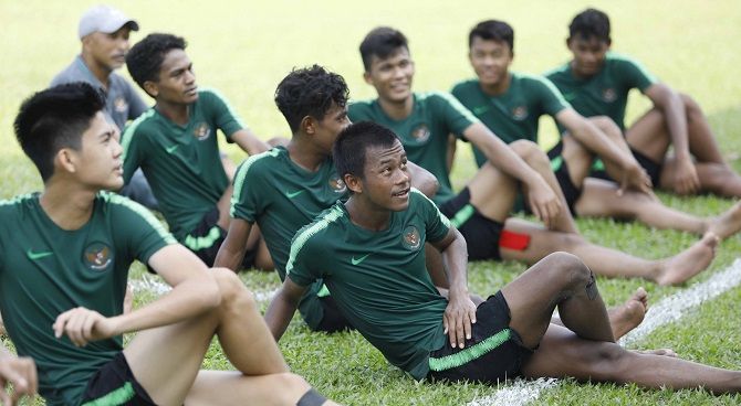 Timnas U-16 terus digembleng soal kedisiplinan oleh pelatih Fakhri Husaini. - Image