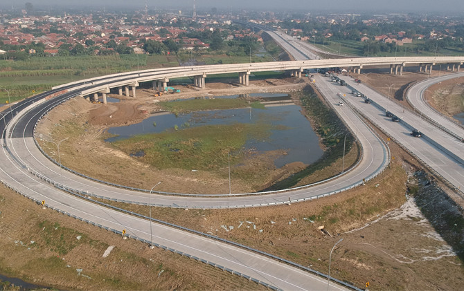 KEREN: Simpang susun Pejagan difoto dari udara - Image