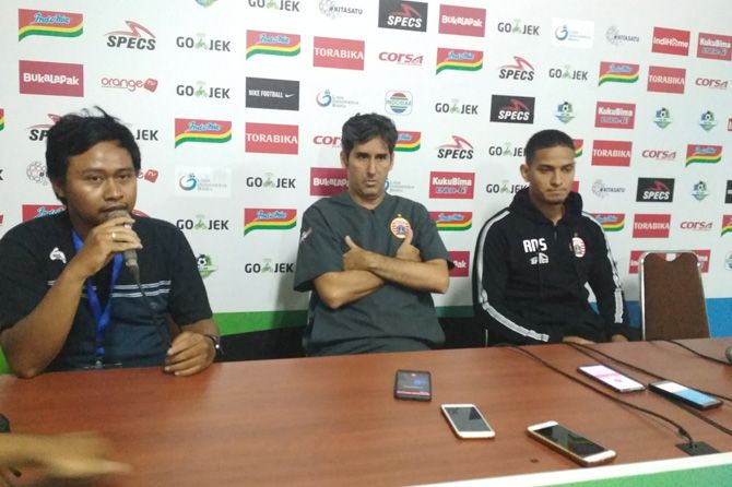 Teco tetap puas meski hanya bermain imbang kontra tuan rumah Arema FC. Menurutnya para pemainnya telah tampil luar biasa - Image