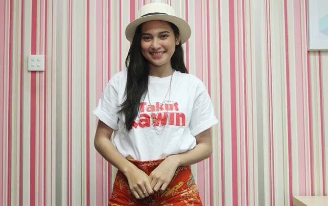 Indah Permata Sari saat berkunjung ke Graha Pena, Jakarta, Selasa (27/2). - Image