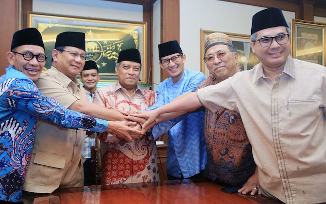 Prabowo dan Sandi saat berkunjung ke kantor PBNU di Kramat, Jakarta Pusat, - Image