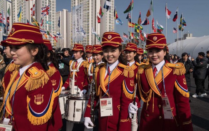 Cheerleader cantik di Olimpiade Musim Dingin 2018. - Image