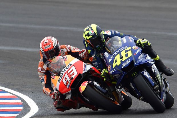 Insiden senggolan Marc Marquez dan Valentino Rossi di GP Argentina 2018 - Image
