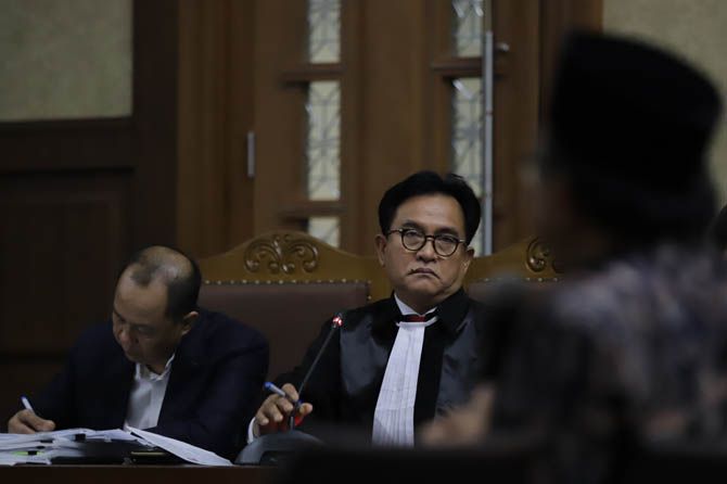 Advokat Yusril Ihza Mahendra menggugat aturan terkait aturan batasan usia pengangkatan PNS - Image