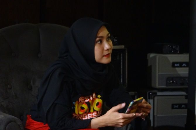 Zaskia Adya Mecca saat menjadi narasumber dan menghadiri ulang tahun ke-2 aplikasi foto ID Photobook. - Image