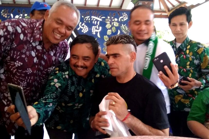 Nasib El Loco bersama PSS Sleman masih belum jelas. - Image