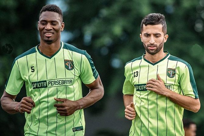 Balde dan Dzhalilov punya cara tersendiri untuk bisa mempercepat adaptasi mereka dengan Persebaya. - Image