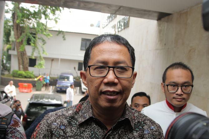 Joko Driyono mengakui menyuruh tiga anak buahnya untuk merusak barang bukti terkait dugaan pengaturan skor - Image